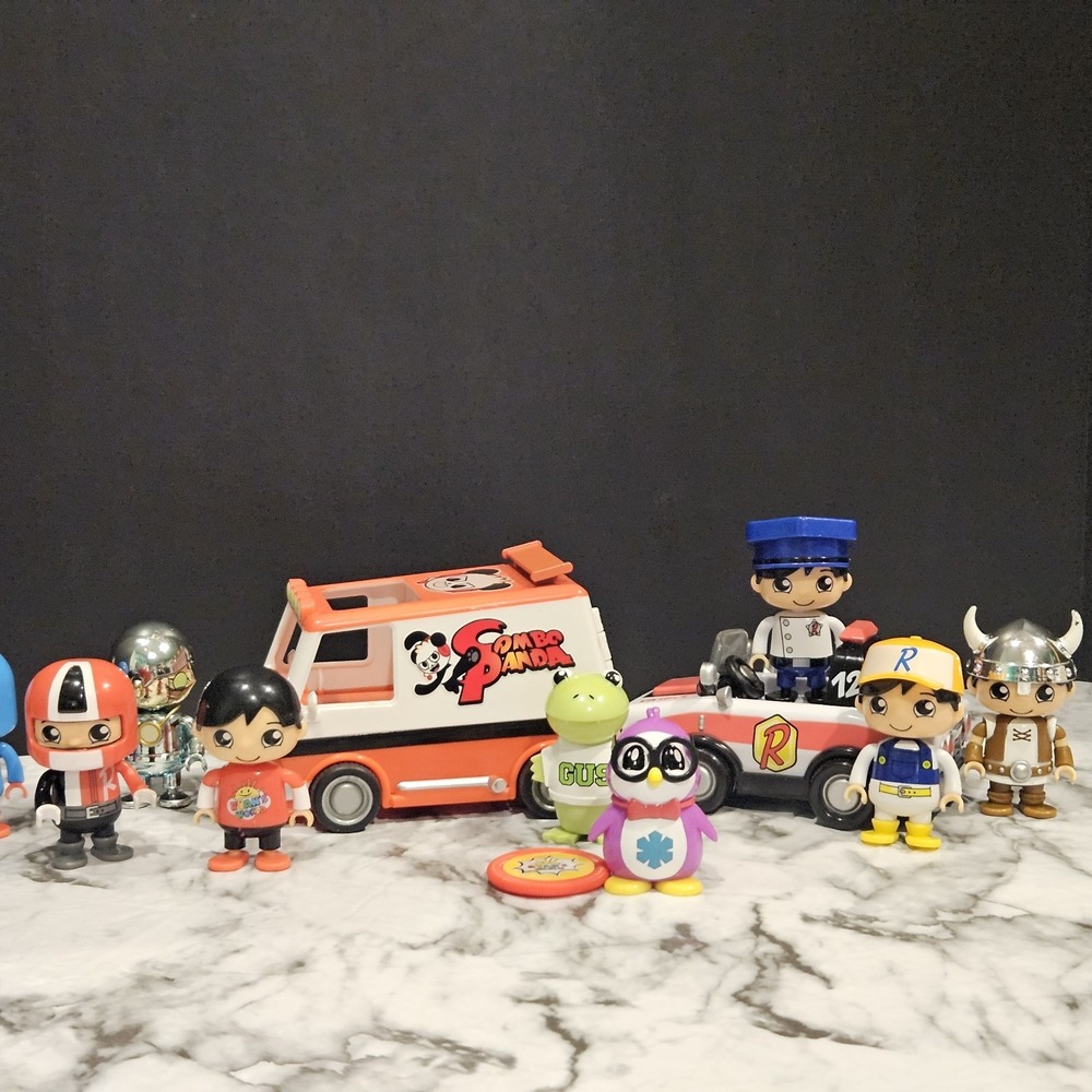 Ryan's World Toys Lot‎ Of 14 Figures + 2 Vehicles - Picture 3 of 11